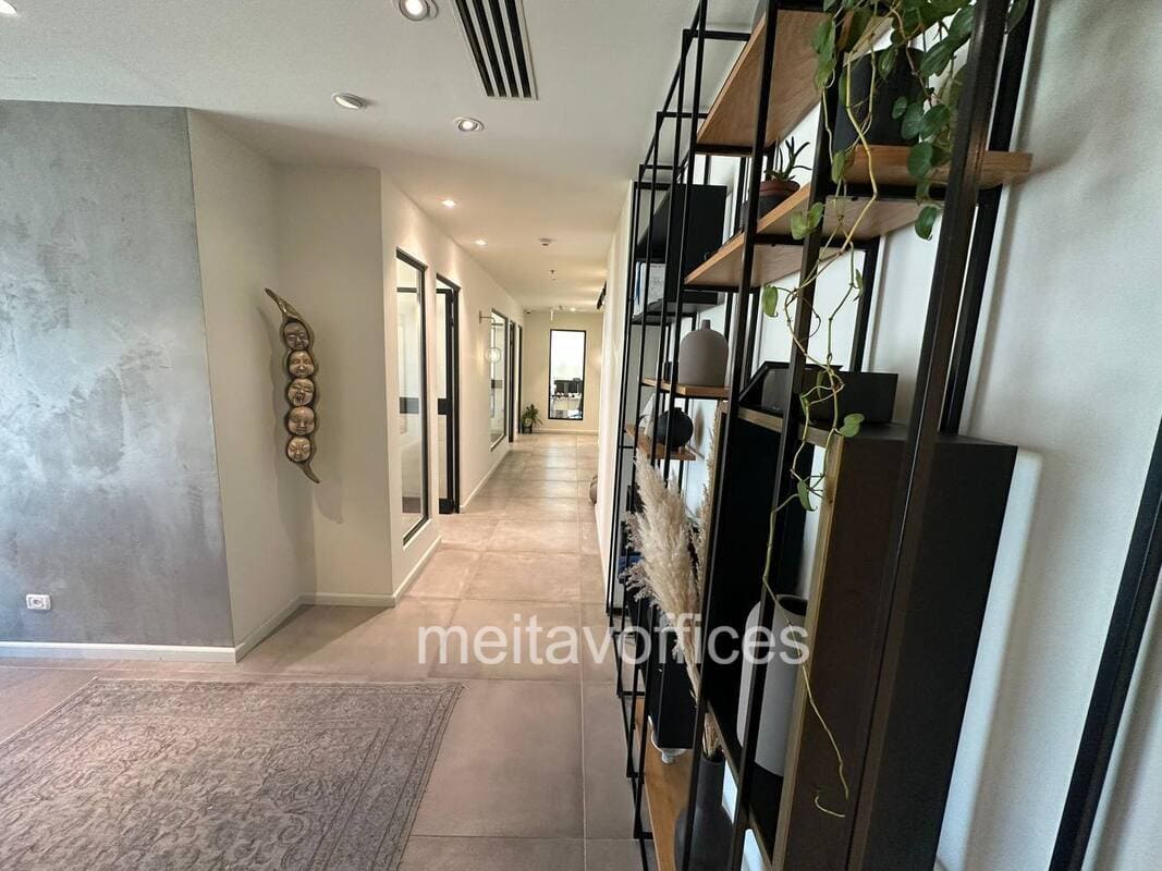 להשכרה משרד 200 מ”ר במגדלי הארבעה