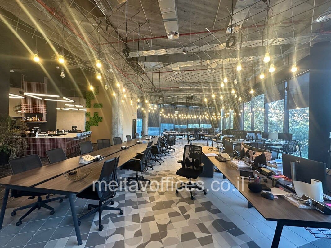 משרד להשכרה 830 מ”ר במגדל מידטאון