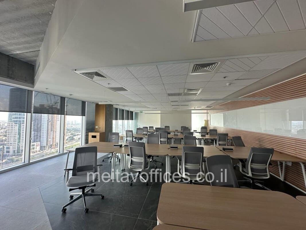 משרד להשכרה 400 מ”ר במגדל סקיי טאוור