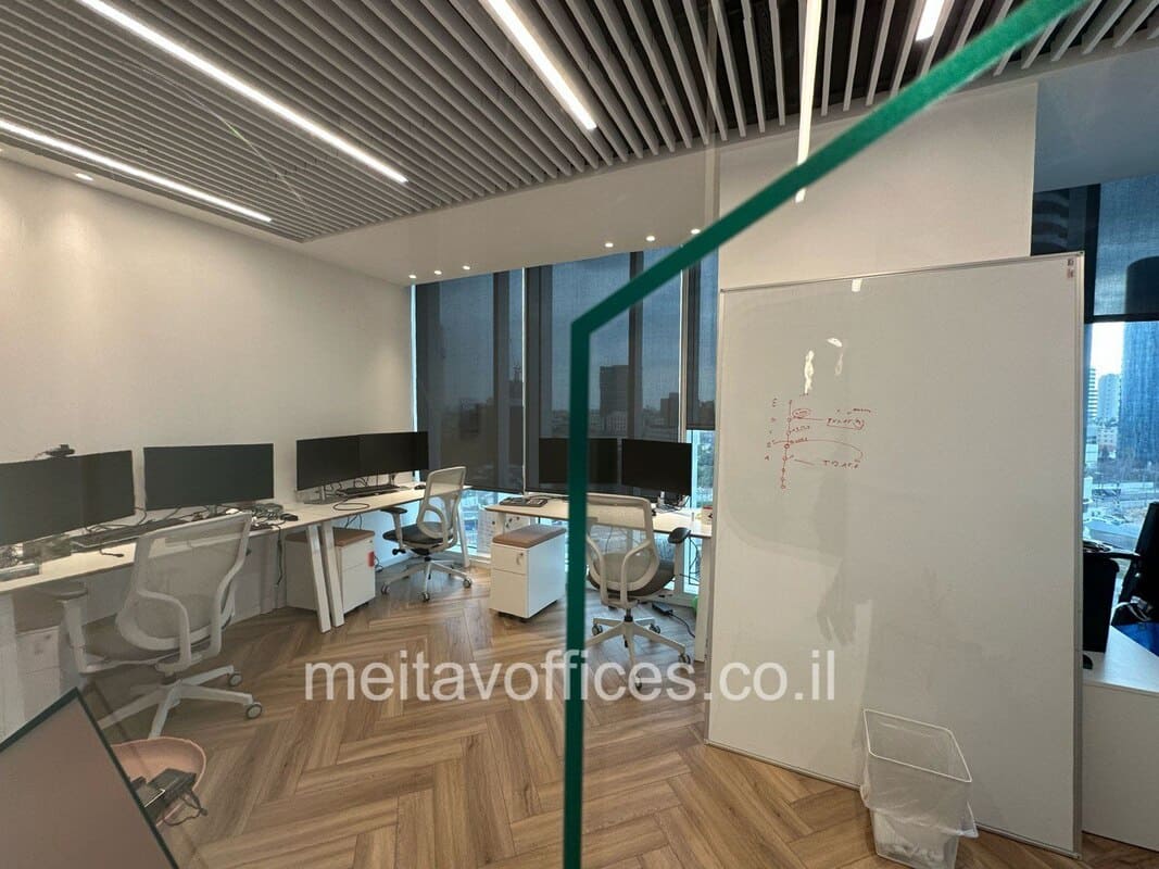 משרד להשכרה 450 מ”ר במגדל סקיי טאוור