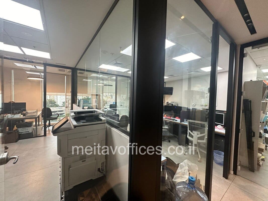 משרד להשכרה 100 מ”ר במגדל WE TLV