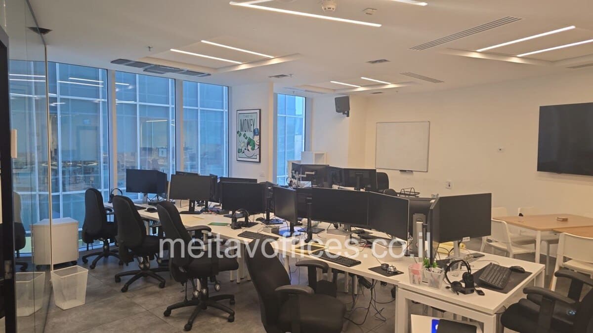 משרד להשכרה 108 מ”ר במגדל WE TLV