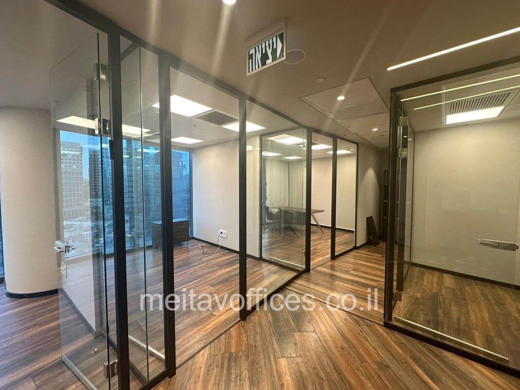 משרד להשכרה 140 מ”ר במגדל ספיר