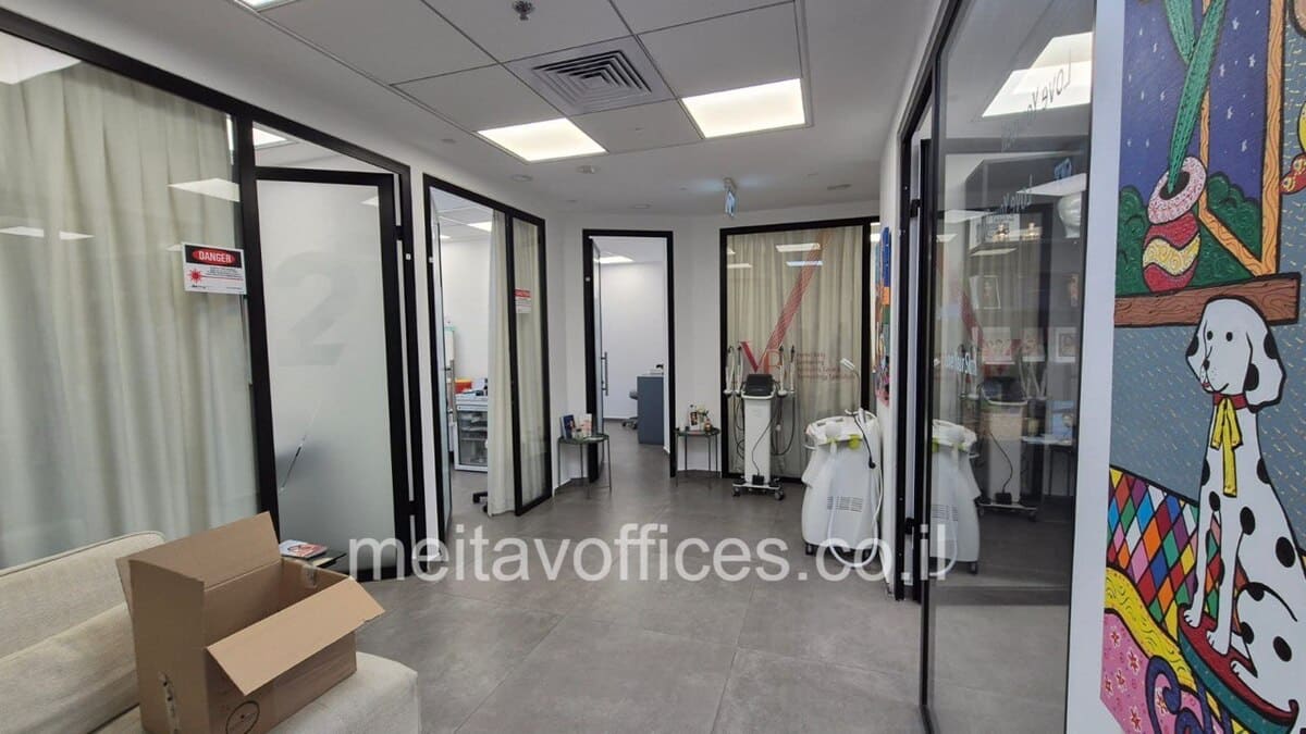 משרד להשכרה 180 מ”ר במגדלי אלון