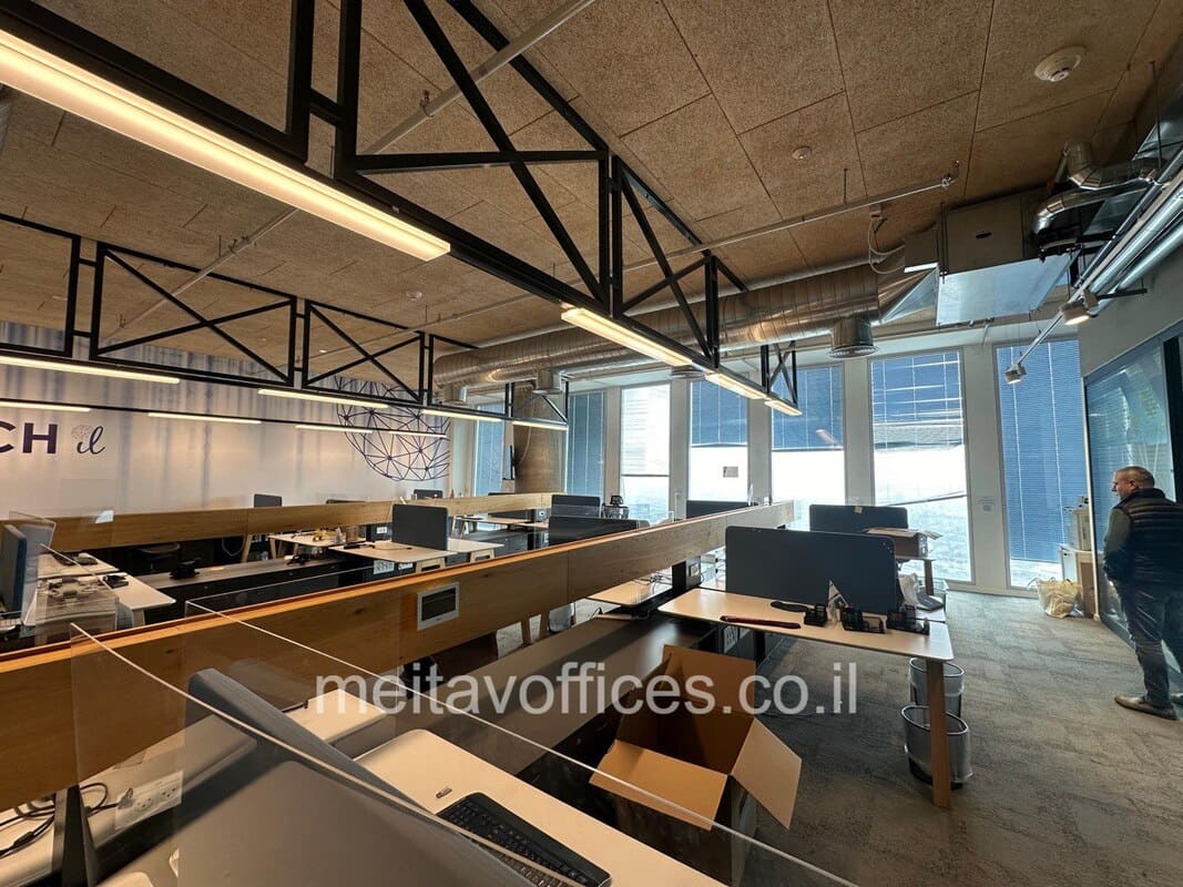 משרד להשכרה 300 מ”ר במגדל עזריאלי שרונה
