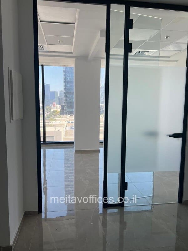 משרד להשכרה 70 מ”ר במגדל סוזוקי