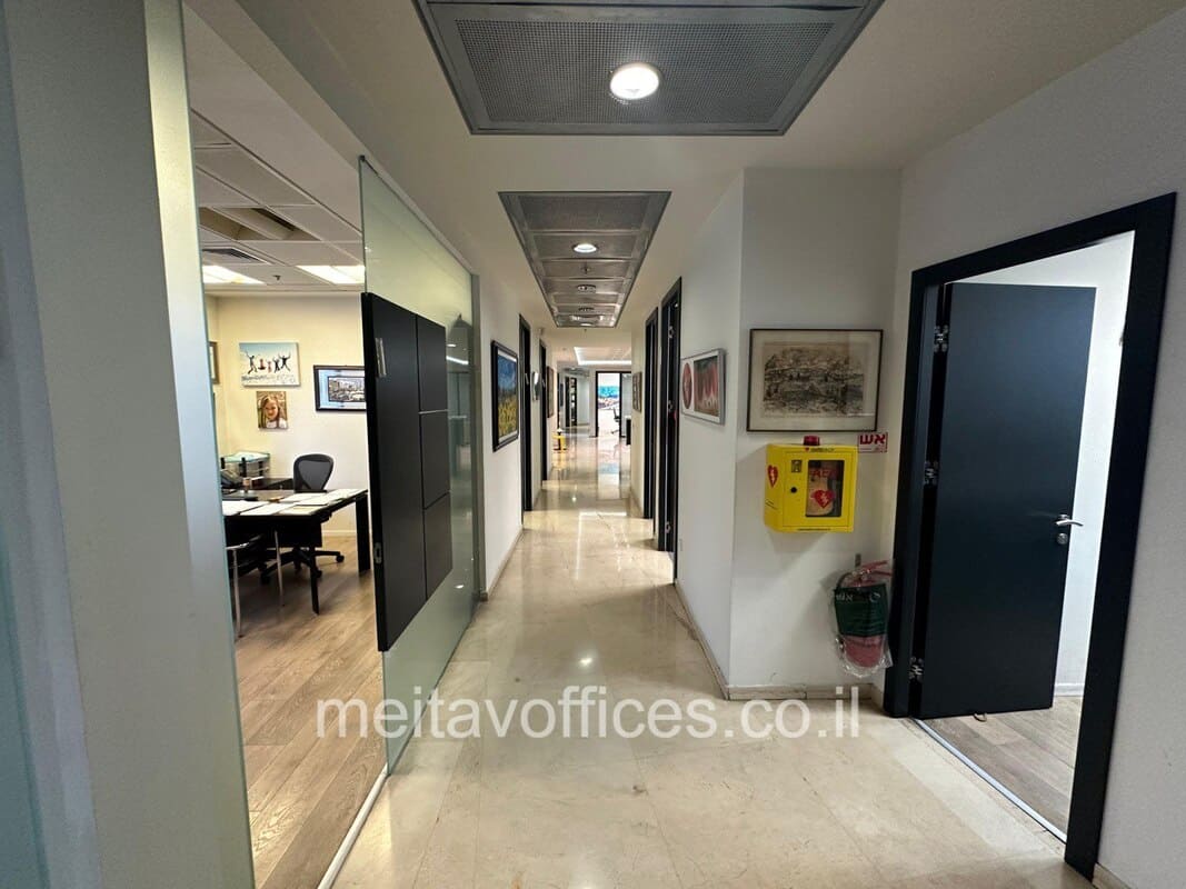משרד להשכרה 220 מ”ר במגדל גיבורספורט