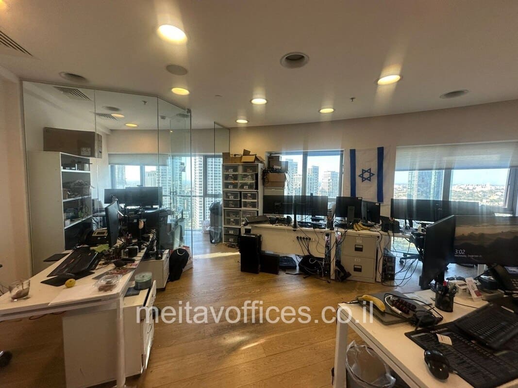 משרד להשכרה 200 מ”ר במגדל רוגובין תדהר