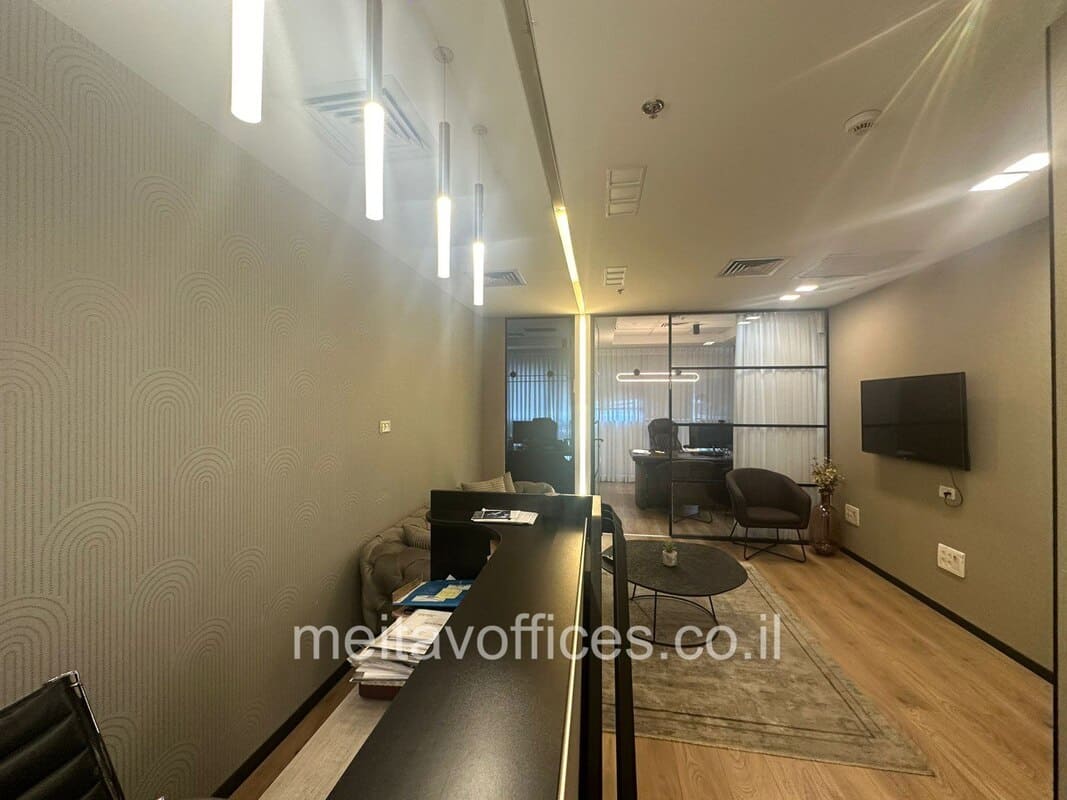 משרד להשכרה 63 מ”ר בבית גרניט