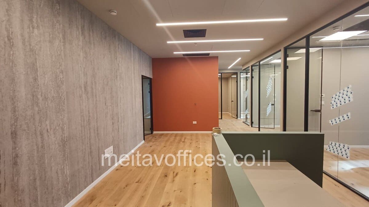 משרד להשכרה 180מ”ר במגדל אקרו