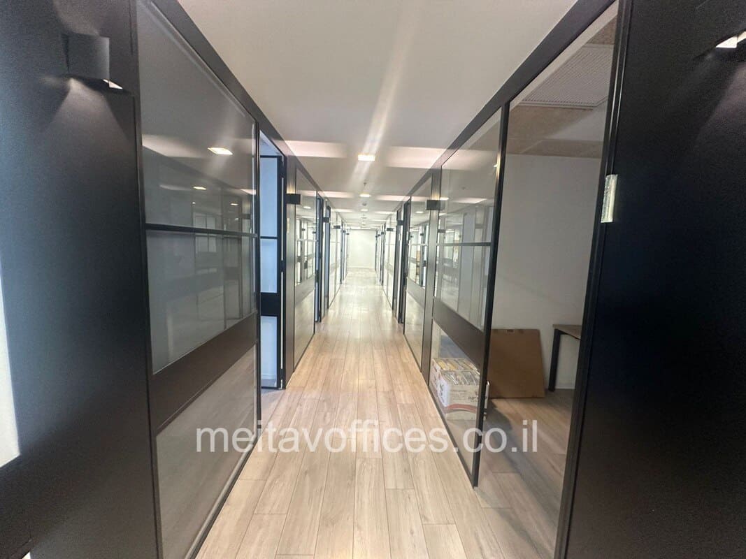 משרד להשכרה 300 מ”ר במגדל משה אביב
