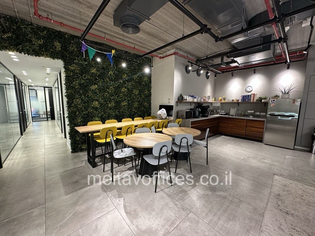 משרד להשכרה 400 מ”ר במגדל השחר
