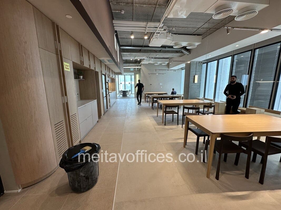 משרד להשכרה 500 מ”ר בפרויקט הסוללים